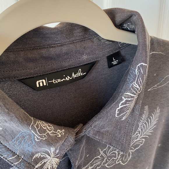 TravisMathew Golf Polo Shirt Men’s Size Large Gray with Tropical Print - Picture 5 of 6